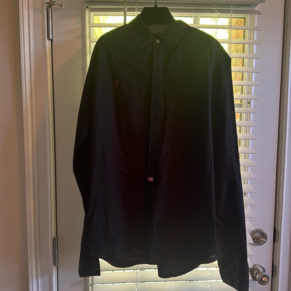 Back dress shirt with orange Stitching